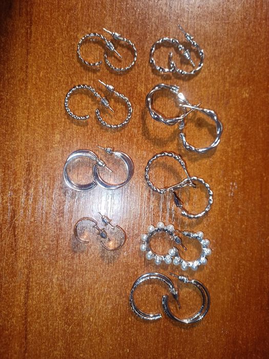 Набік срібних прикрас