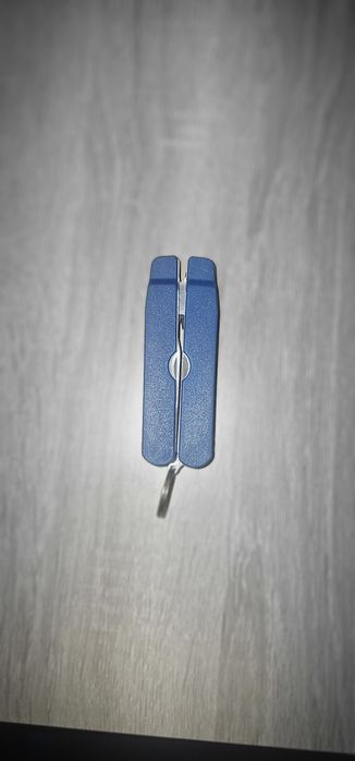 Alicate multi usos e canivetes multiusos