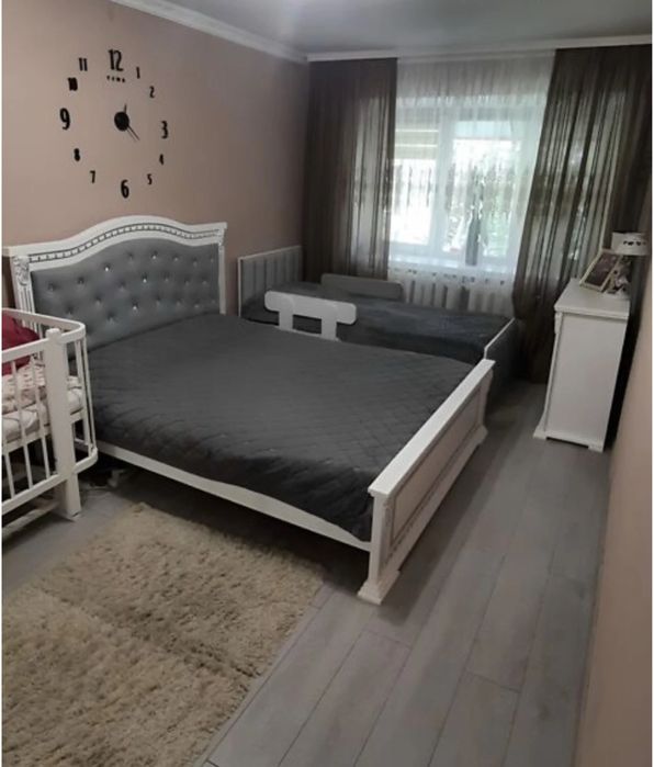 Продається 2-кімнатна квартира біля Формаркета