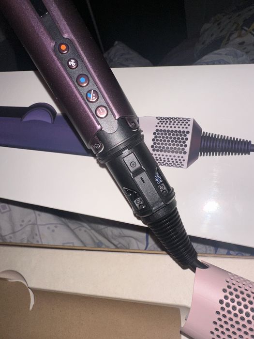 Фен выпрямитель для волос (Dyson Airstrait).