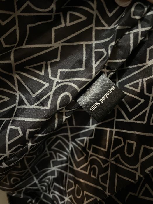 Жіноча шуба чорного кольору