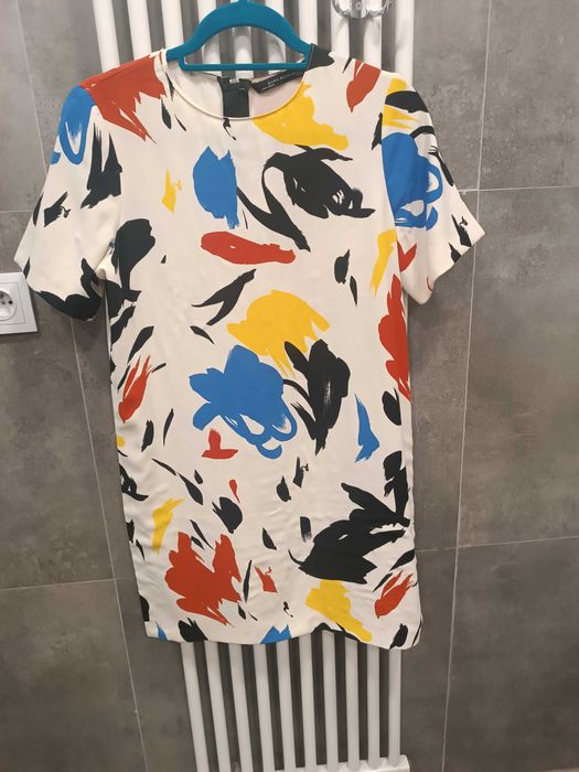 Prosta sukienka Zara