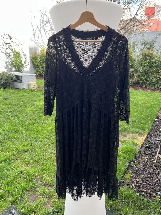 Vestido Zara decote em v e forro