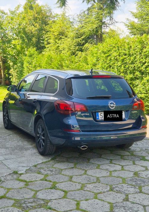 Opel Astra j 1.4 turbo 2010/11 r. Super stan