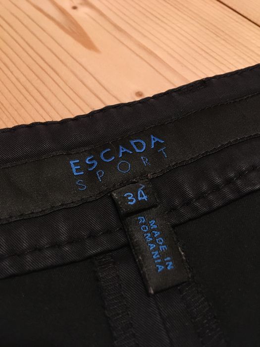 Spodnie czarne damskie rybaczki Escada M