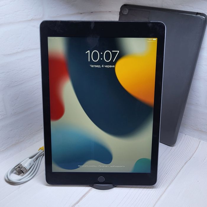 Продам планшет iPad Air 2 16Gb в гарному стані