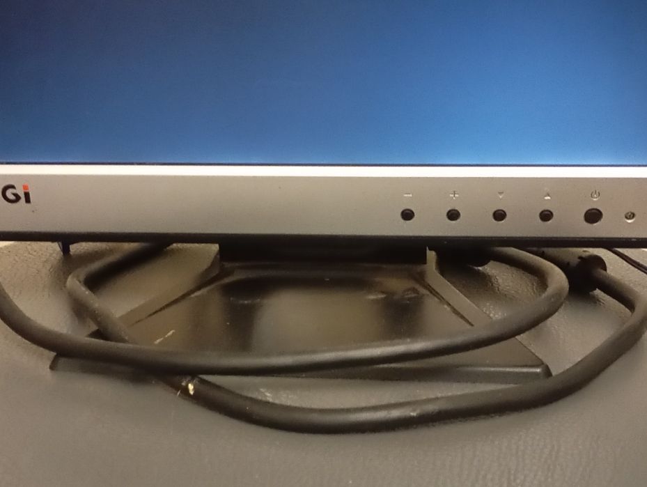 Monitor Kogi model L4AX działa