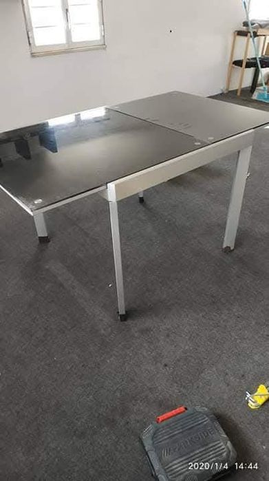 Mesa de vidro extensivel