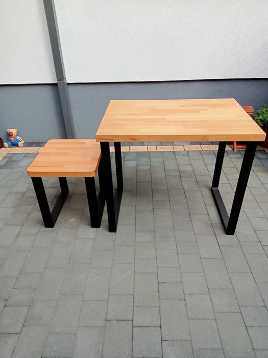 Nowe stoły z blatem drewnianym