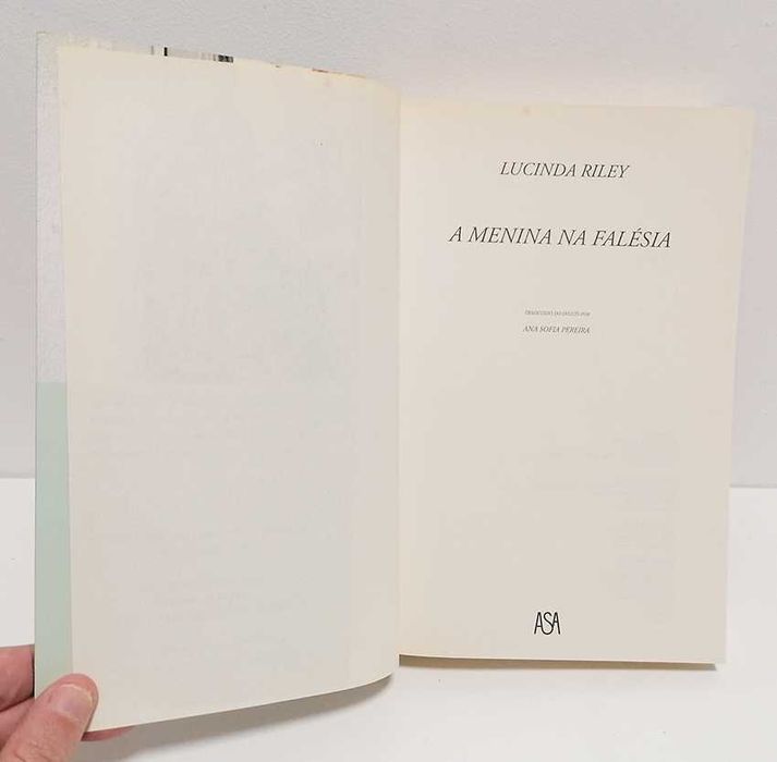 A Menina na Falésia, de Lucinda Riley
