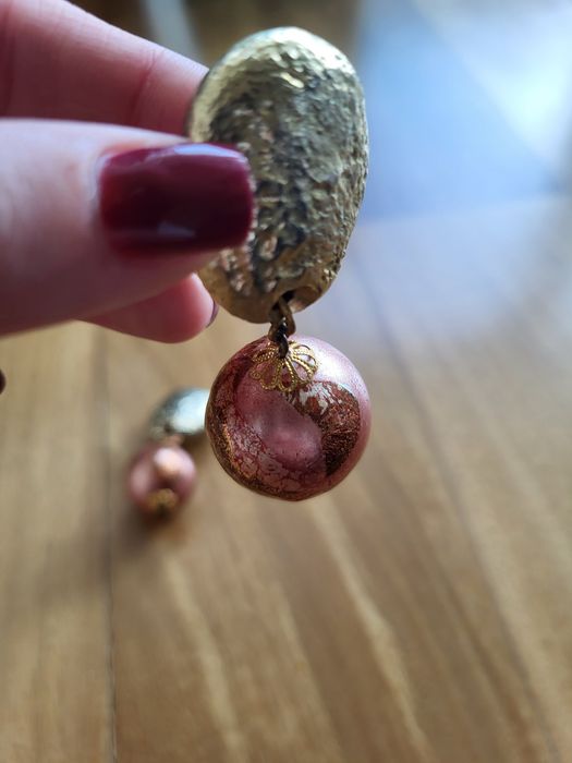 Brincos Fantasia Coral e Dourados