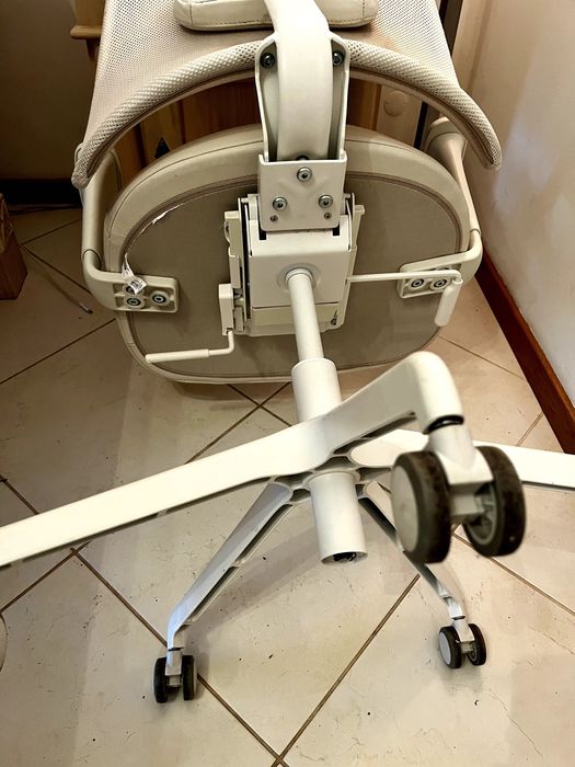 Cadeira de escritório IKEA JÄRVFJÄLLET com braços – excelente estado