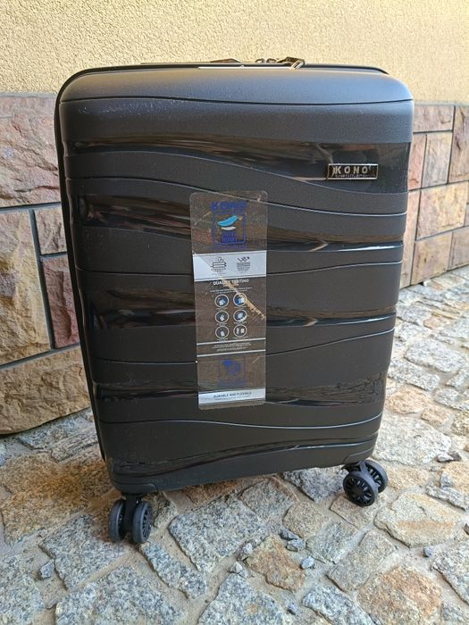 Nowa walizka kabinowa