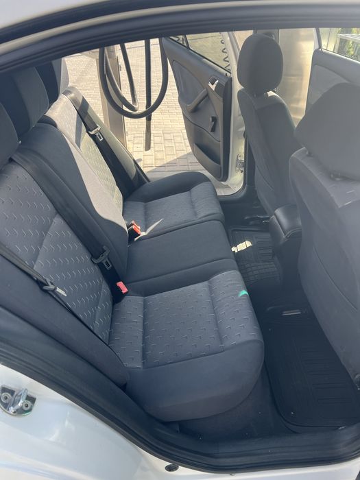 Шкода октавіа  тур.                                                  .