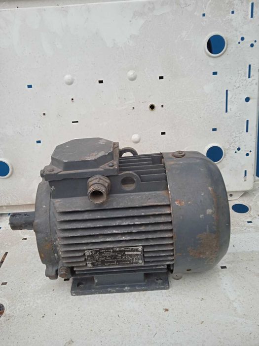 Продам електродвигун