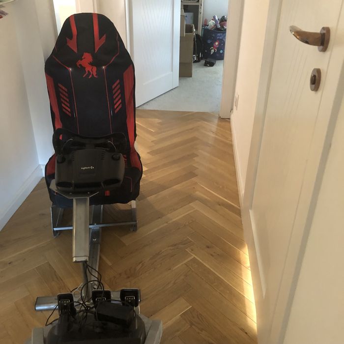 Stelaż do simracingu + logitech g29