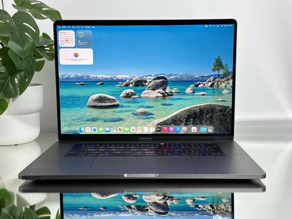 Nieziemska Moc Apple MacBook Pro 16" A2141 16GB RAM 512 Karta Graf 4GB