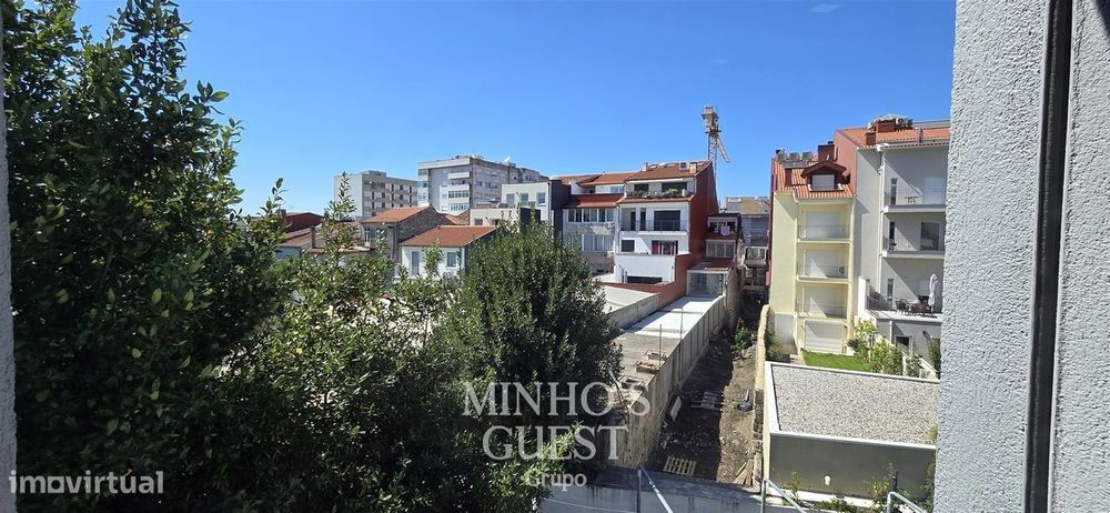 Apartamento T2(95m2) pronto habitar c/ AC e lugar de garagem - Centro