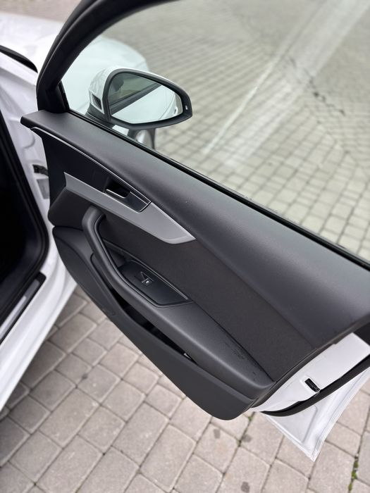 Audi A4 B9 Avant 2018рік