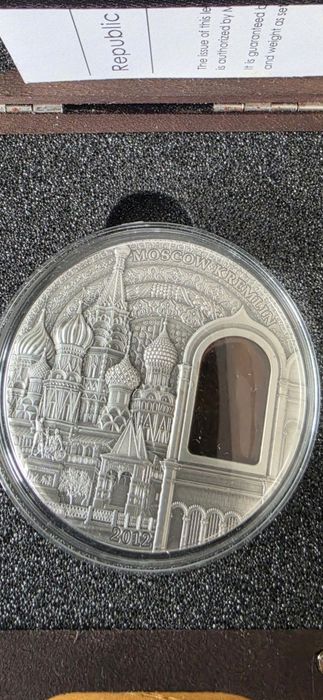 10$ Palau 2012 – Moskiewski Kreml (Mineral Art) | 2 oz Ag .999 | Bursztyn