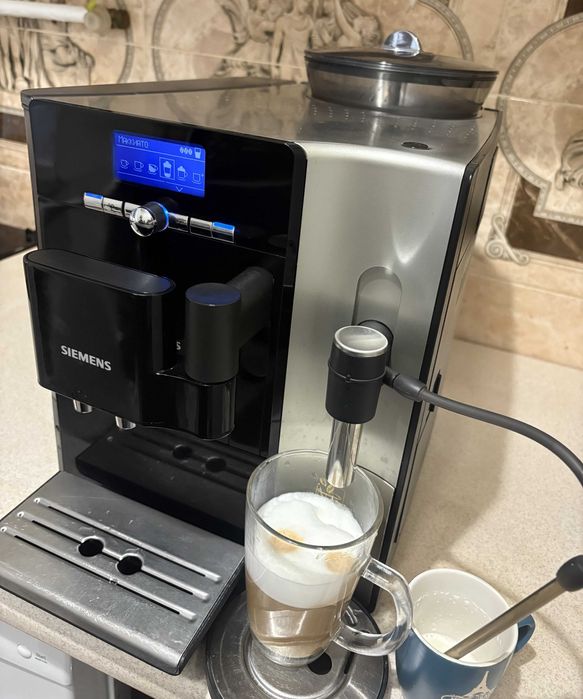 Кофеварка Siemens серії EQ.7 кофемашина кавоварка є відео!