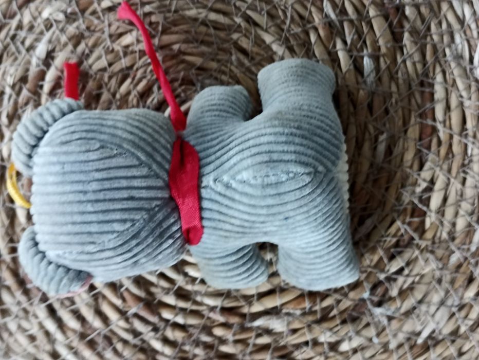 Stara maskotka mały sztruksowy miś