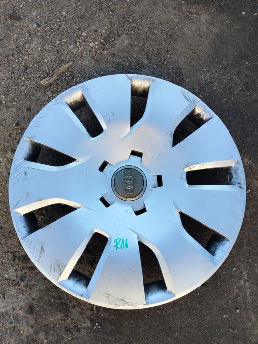 Kołpaki oryginalne Audi R16