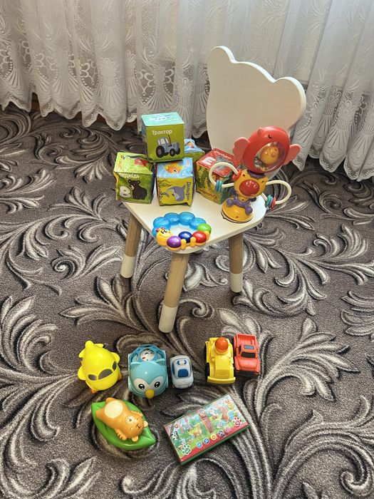 Лот іграшок для немовлят