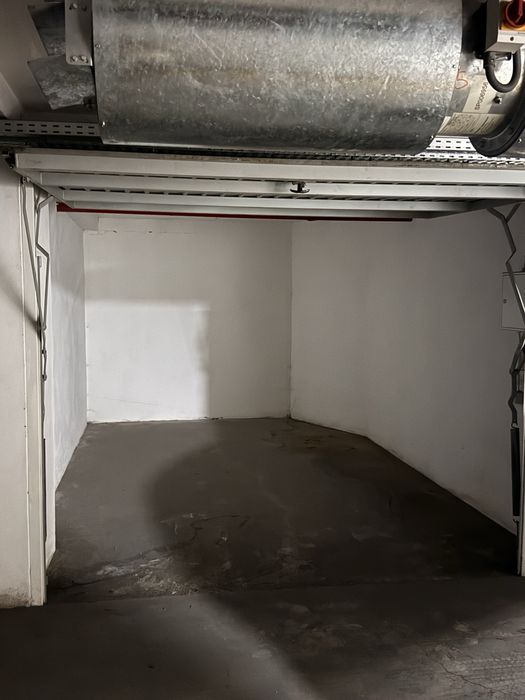 Garagem edificio pingo doce na cidade viseu