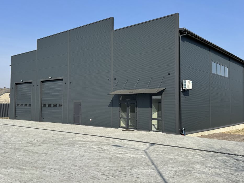 Продаж сучасного складського приміщення. 1200м², 42сот. в 7 км від Львова в с.Бартатів з прямим виїздом на логістичний шлях М11 Львів–Шегині.