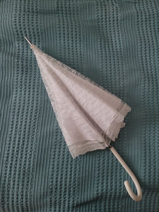 Biała parasolka koronkowa ślubna – sesja zdjęciowa, komunia, chrzest, elegancka dekoracja