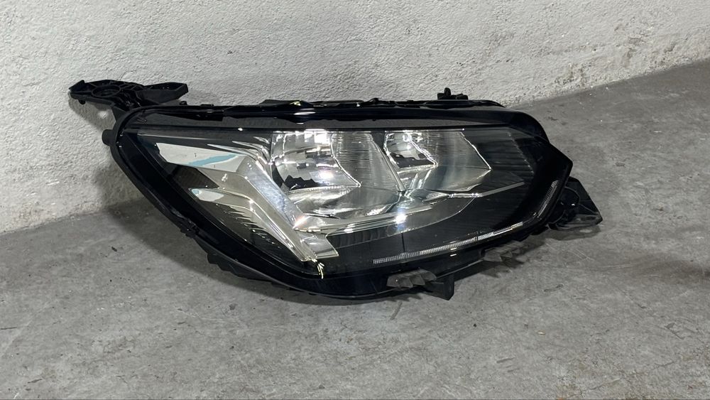 Farol Dianteiro Direito Peugeot 208 II / 2008 II – Original Valeo – Halogéneo