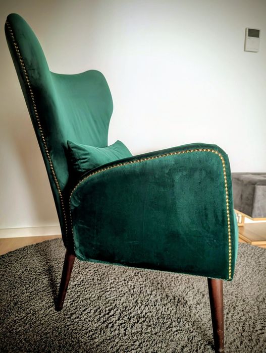 Poltrona de Design em Veludo Verde Garrafa – Estilo Moderno