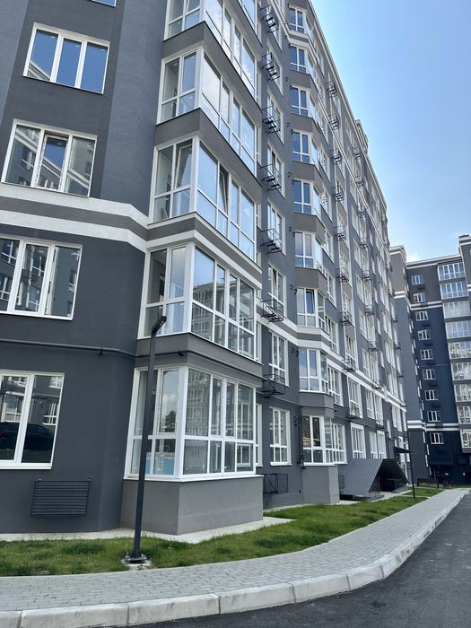 Продаж 2-кімнатна в центрі міста