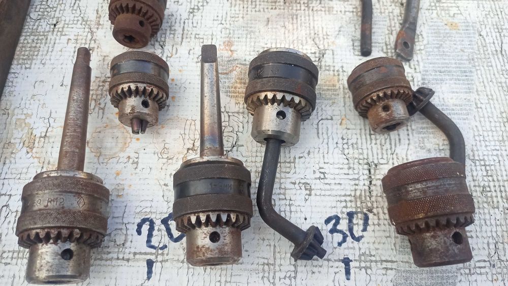 Сверла,патроны,метчики,лерки,держатели,развертки