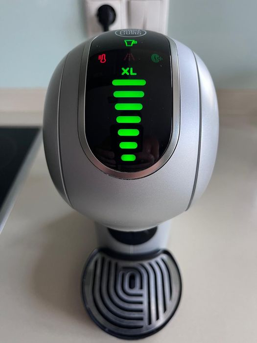 Maquina de Bebidas Dolce Gusto Krups com Oferta de Porta Capsulas, Deposito de Capsulas usadas e Descalcificante