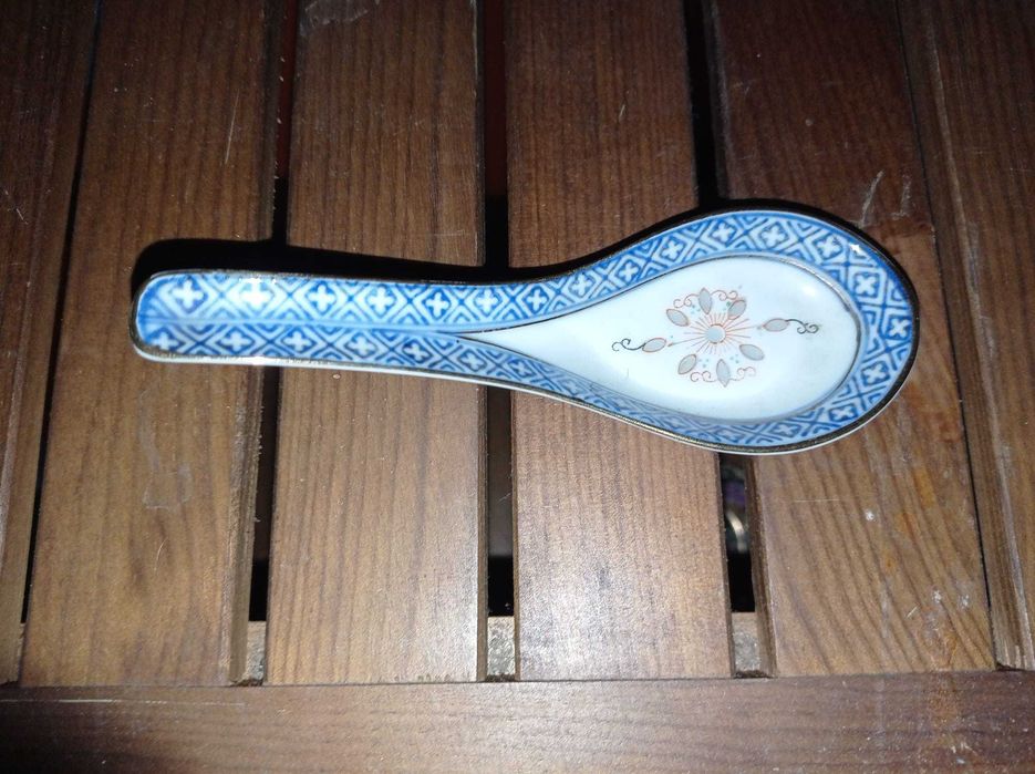 Conjunto 3 peças de porcelana "bago de arroz"