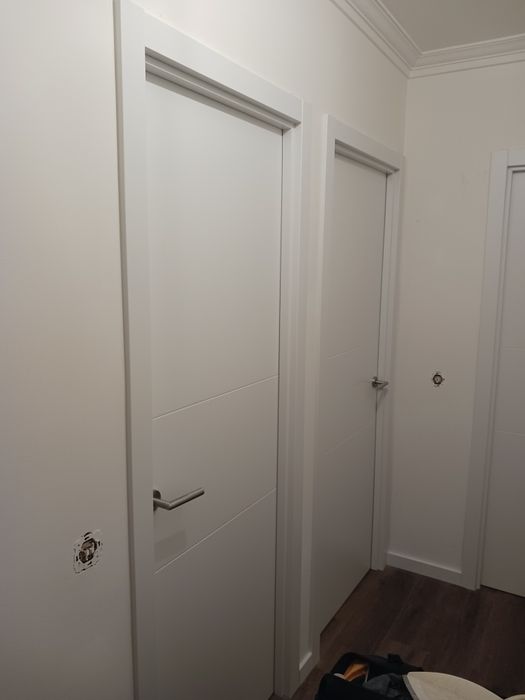 Instalador de Portas - Interior , Entrada , casa de banho , Porta em Madeira,  pvc , metal e aluminio