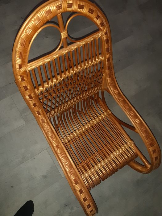 Fotel bujany wiklinowy dla dziecka . Okazja