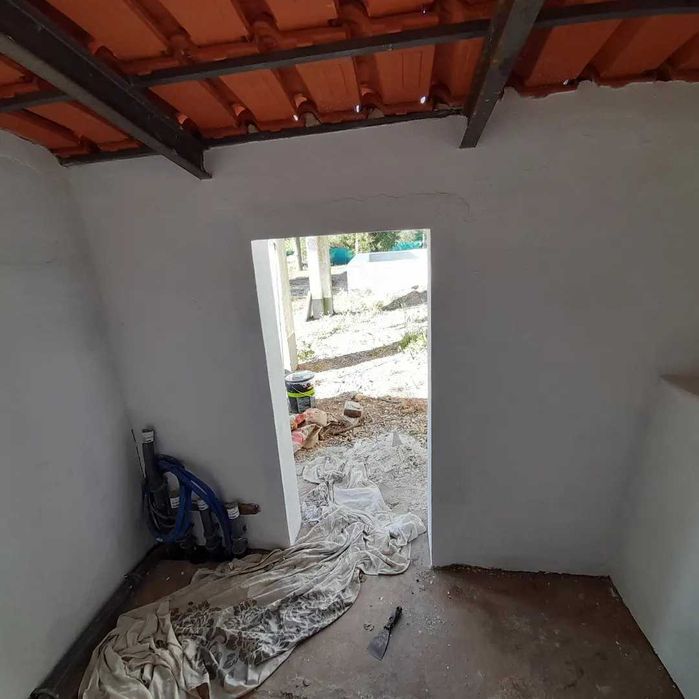 Pinturas e remodelações e pequenos serviços.. instalações entre outros