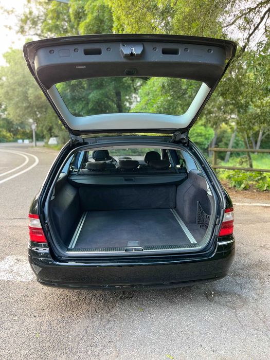 Mercedes Benz E220 2024