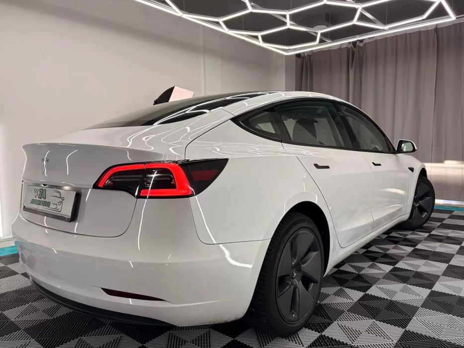 Tesla Model 3 Standard RWD Plus