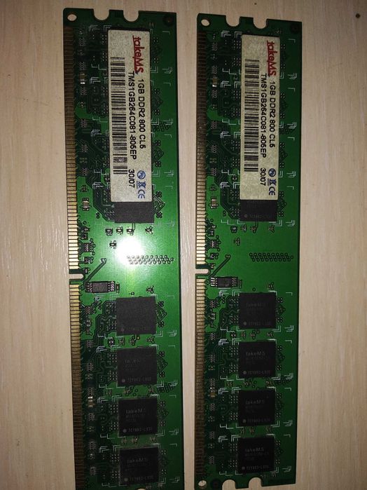 Оперативная память TakeMS DDR2 1Gb каждая