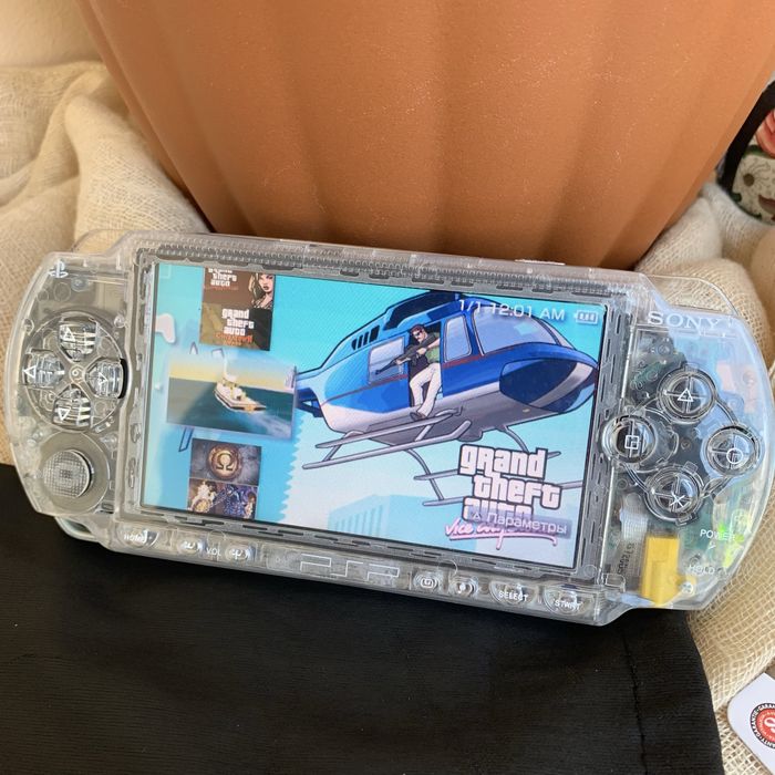 SONY PSP 1004 Ігрова приставка новий корпус , карта  памʼяти 64GB