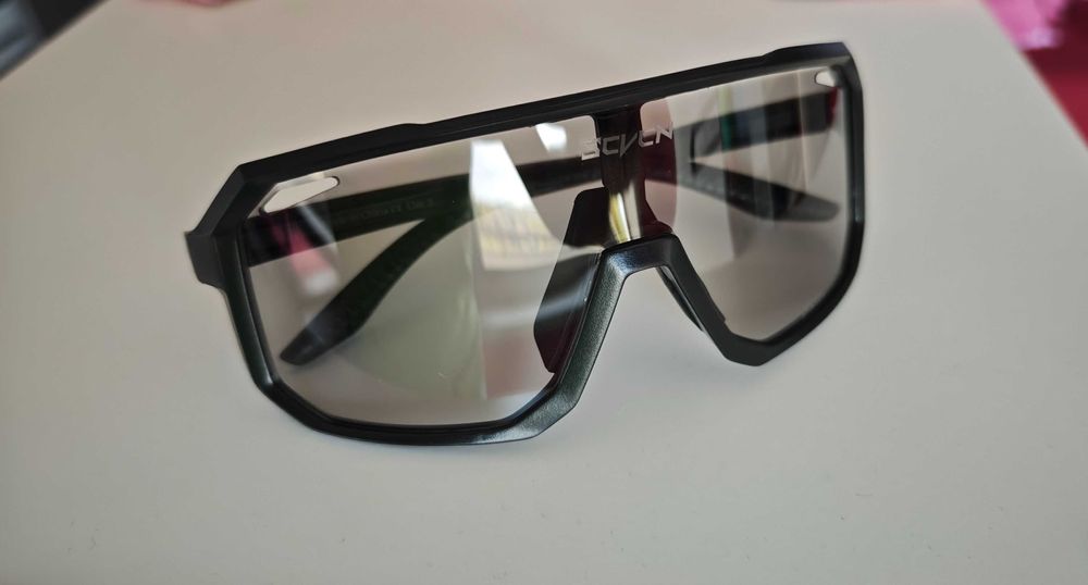 Okulary fotochromowe, przeciwsłoneczne na rower, bieganie, góry - nowe