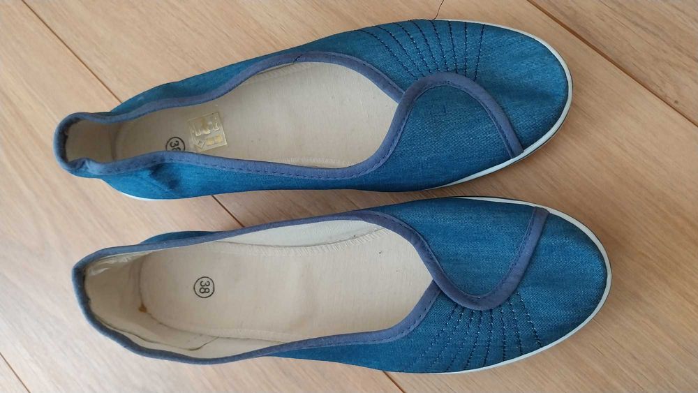 Lekkie, materiałowe buty damskie, na płaskiej podeszwie rozm. 38