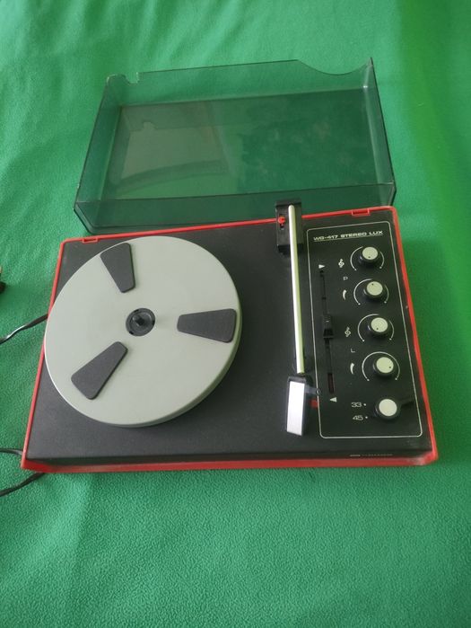 Gramofon z czasów PRL-U
