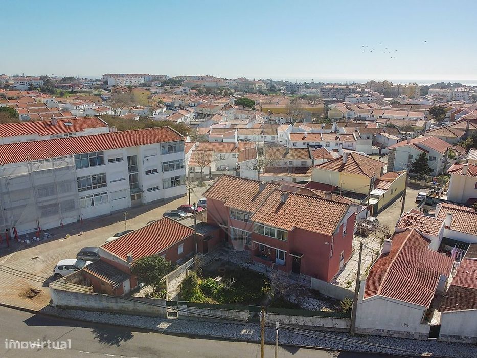Moradia T8 para venda