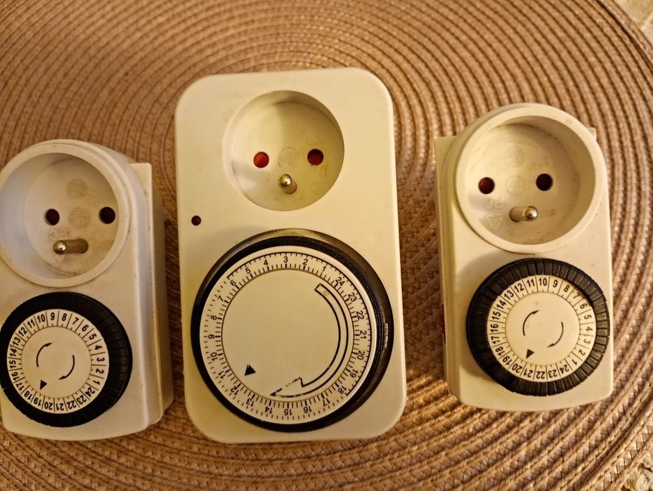 3 programatory czasowe