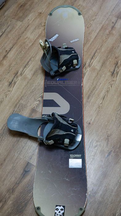 Deska snowboardowa Scott 160 cm z wiązaniami Flow